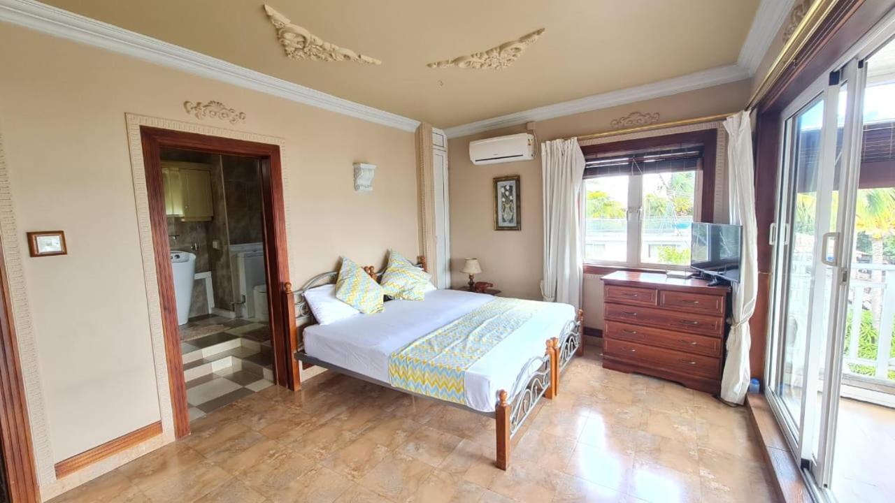 Beachfront Penthouse With Panoramic Ocean View Grand Baie Exterior foto
